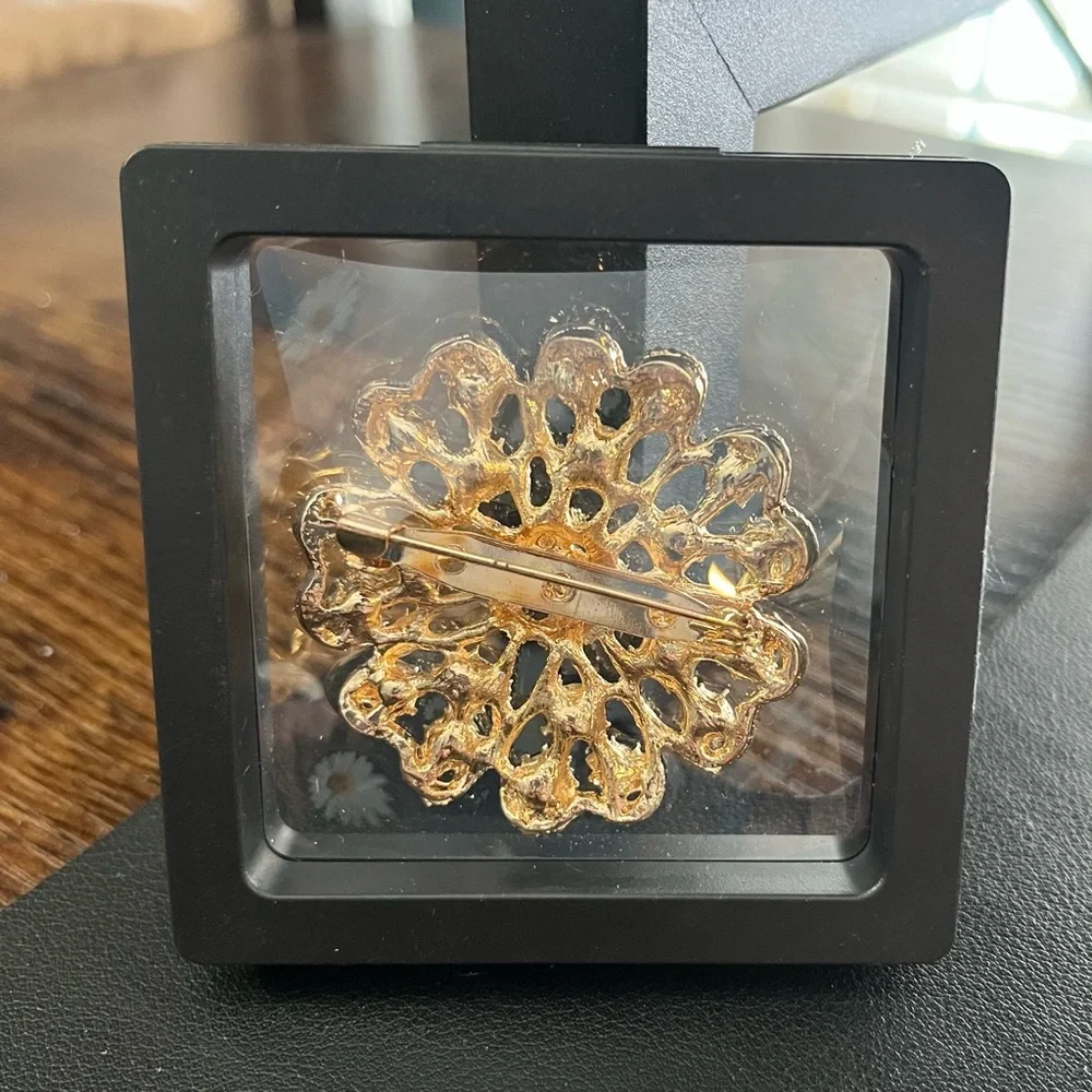 Gold and Blue Gem Brooch - Picture 3 of 4